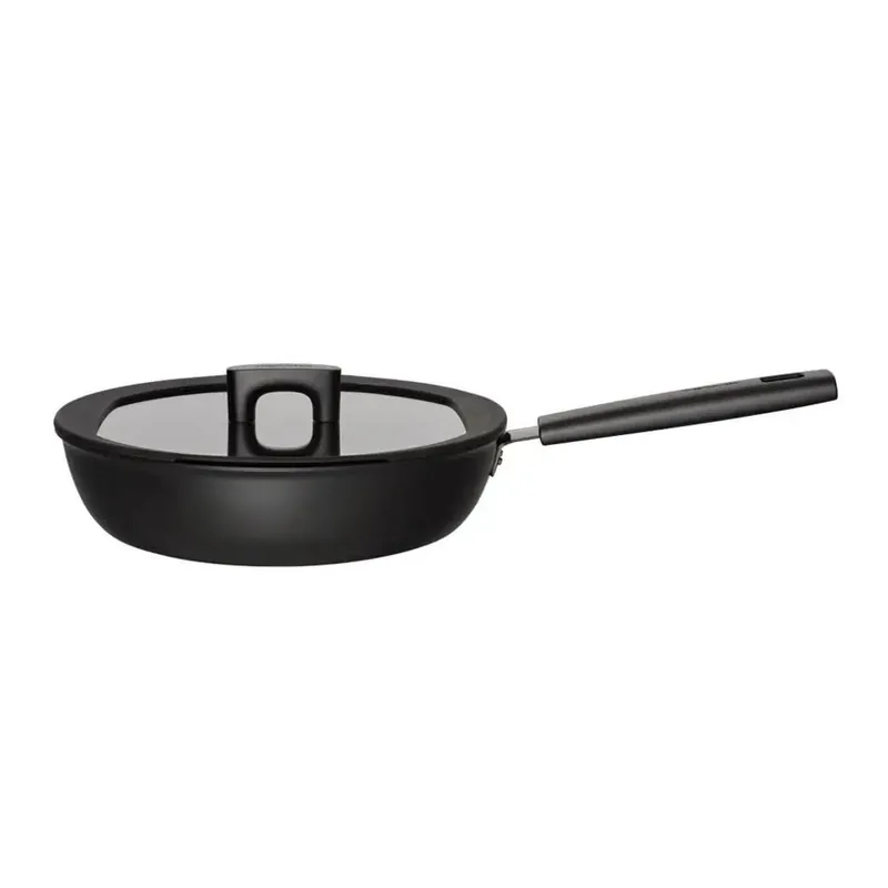 Kup online Patelnia szefa kuchni z pokrywką non-stick Fiskars Hard Face 26cm 1052231